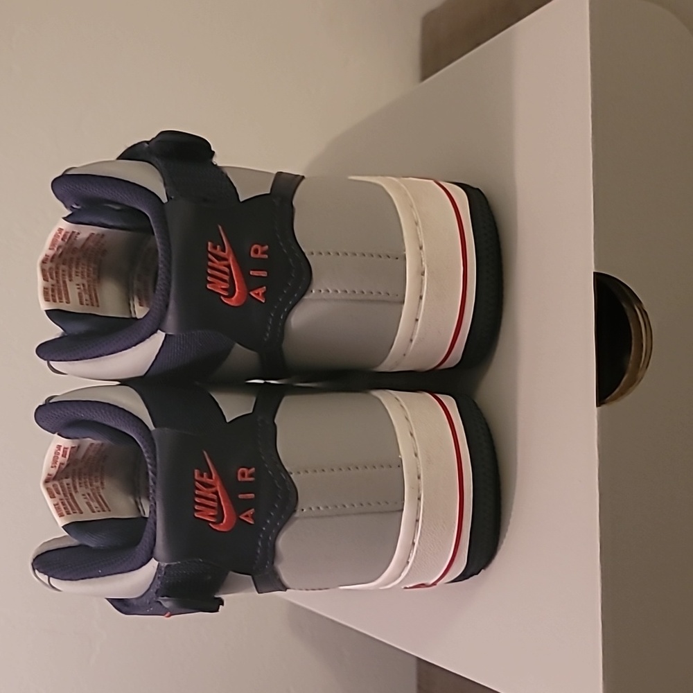 Shoes - Picture 2 of 4